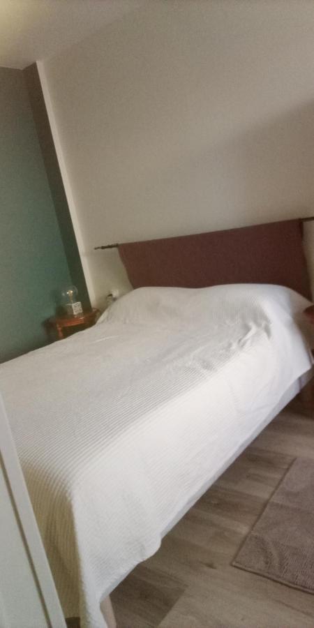Le Plain Pied Sur Place Le Mêle-sur-Sarthe エクステリア 写真