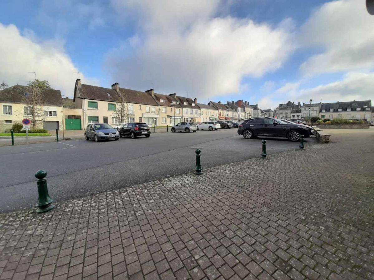 Le Plain Pied Sur Place Le Mêle-sur-Sarthe エクステリア 写真